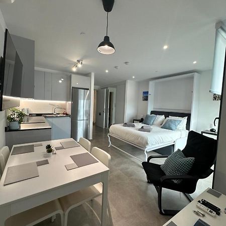 E1 Apartment High Level Sea View 直布罗陀 外观 照片