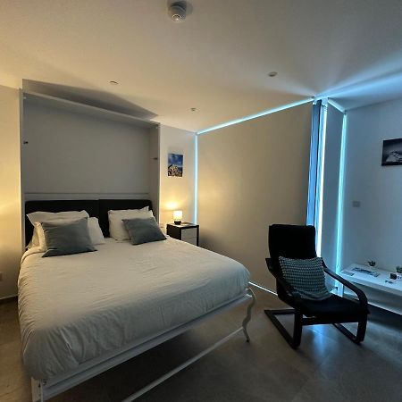 E1 Apartment High Level Sea View 直布罗陀 外观 照片