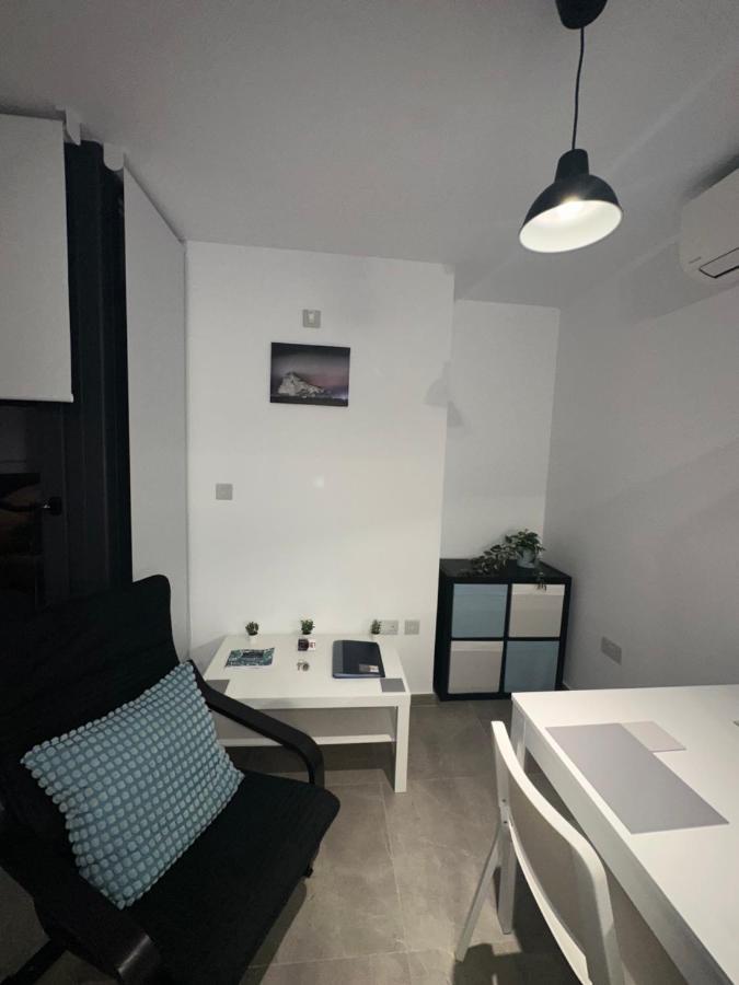 E1 Apartment High Level Sea View 直布罗陀 外观 照片